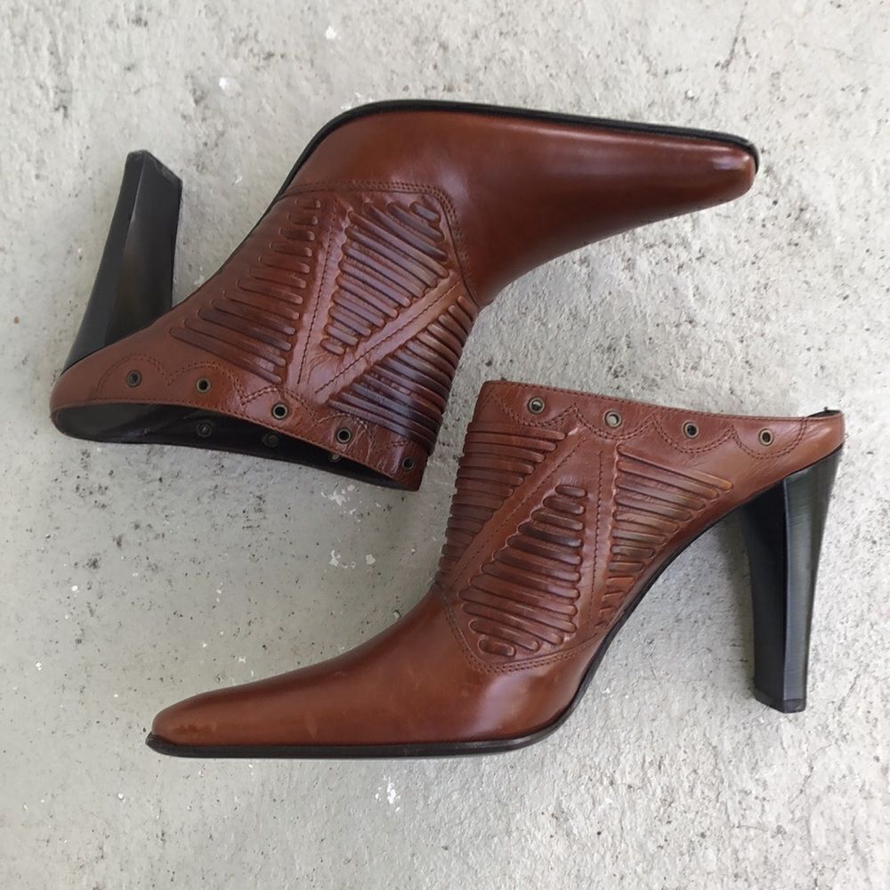 Via Spiga Pointy Toe Mules - Picture 2 of 9